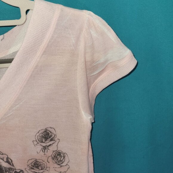 Bleu Clair By Claire Pettibone Womens V-Neck Rose Pattern Script T-Shirt Size M - Picture 4 of 10